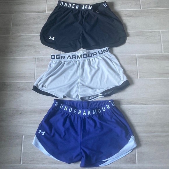 Under Armour Pants - 3 pair Medium Loose fit Under Armour shorts